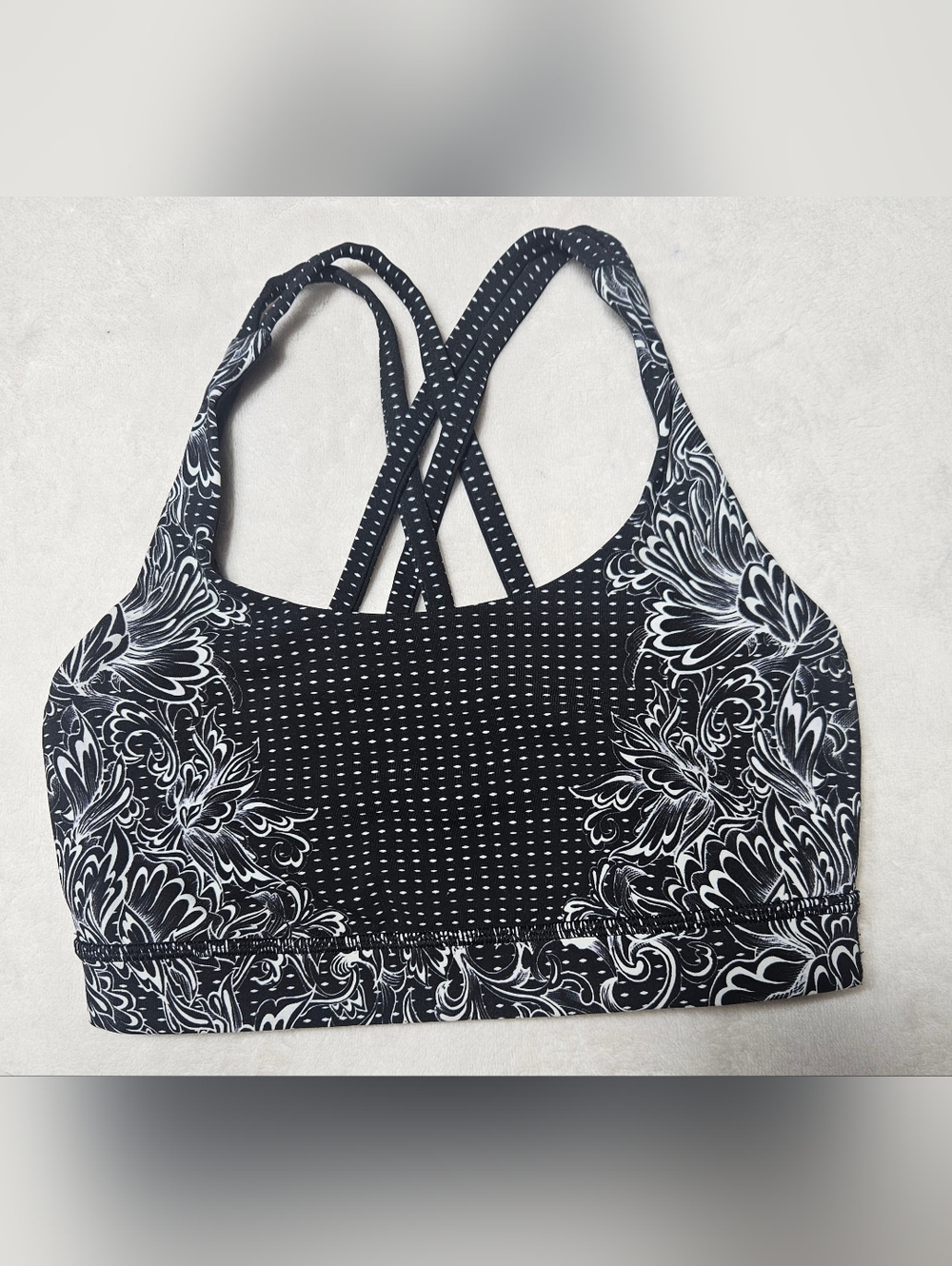 Lululemon Energy Sport  Bra Alpine White Black Floral